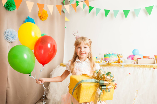 Happy little birthday girl - Foto, Imagen
