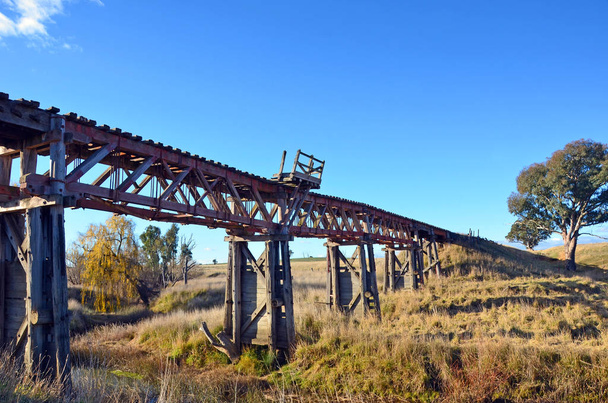 Staré opuštěné dřevěné železniční most přes řeku Boorowa, venkovské centrální západě Nsw, Austrálie - Fotografie, Obrázek