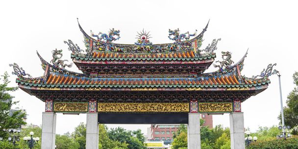Brama do Świątynia longshan w Tajpej - Zdjęcie, obraz