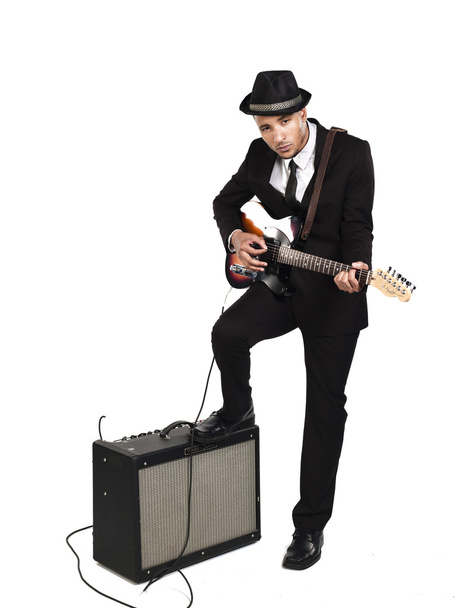 ritratto di un giovane uomo d'affari che suona la chitarra
 - Foto, immagini