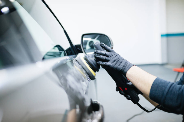 Cleaner samochód mycie w myjni samochodowej - Zdjęcie, obraz