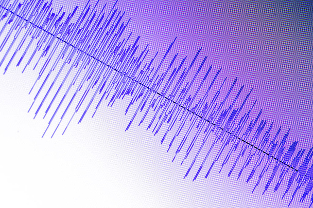 Audio sonido onda estudio edición programa de computadora pantalla muestra sonidos en la pantalla de grabación vocal de voz en off
. - Foto, imagen