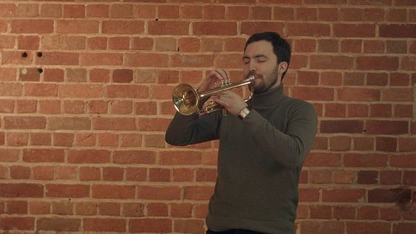 Musician playing the trumpet - Фото, изображение