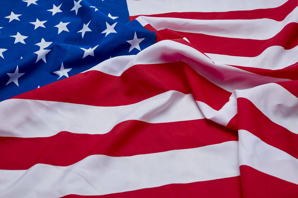 Amerikan bayrağı ahşap arka plan. Amerika Birleşik Devletleri bayrağı. Reklam için şablon yer. Üstten Görünüm. - Fotoğraf, Görsel