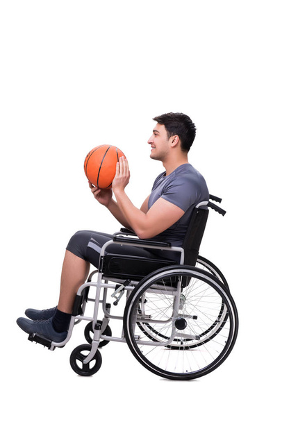 Jugador de baloncesto recuperándose de lesiones en silla de ruedas
 - Foto, imagen