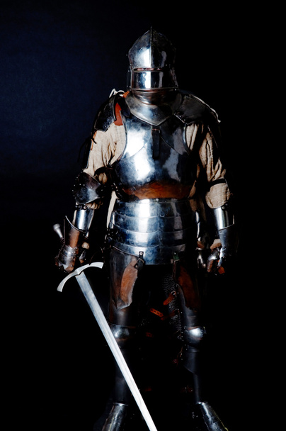 Heavy knight in position - Фото, изображение