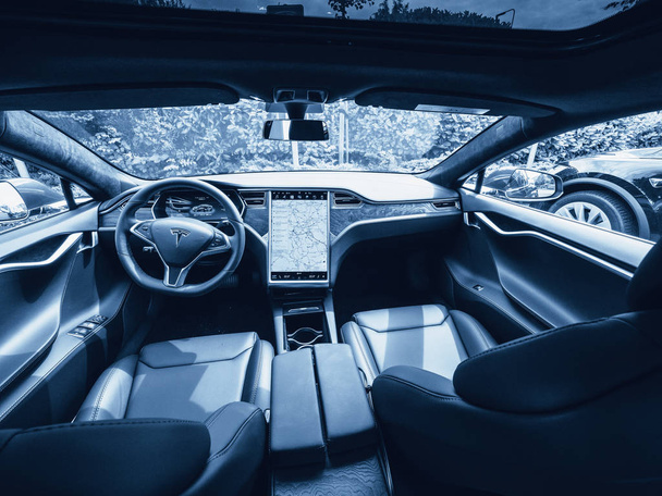URMOND, NETHERLANDS - MAY 31, 2018: Leather luxury Interior of electric car TESLA Model S 100D. Tesla Motors Assembly Plant in Tilburg, Interior Tesla car. - Fotoğraf, Görsel