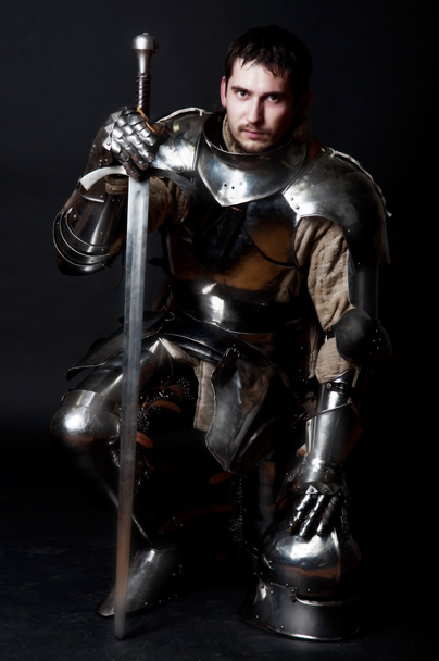 büyük şövalye holding kılıç - Fotoğraf, Görsel