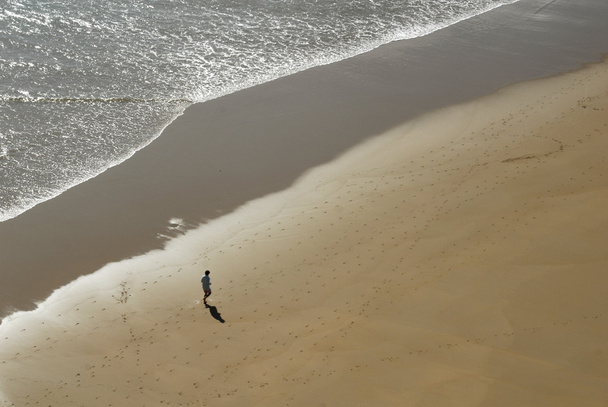 single man jogging on the beach - Zdjęcie, obraz