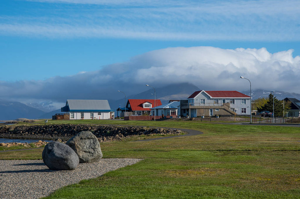 Ciudad de Hofn en Hornafjordur en el sureste de Islandia
 - Foto, Imagen