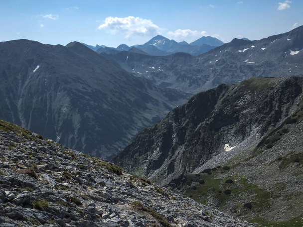 Panoramatický pohled z trasy na lezení Vihren vrchol pohoří Pirin, Bulharsko - Fotografie, Obrázek