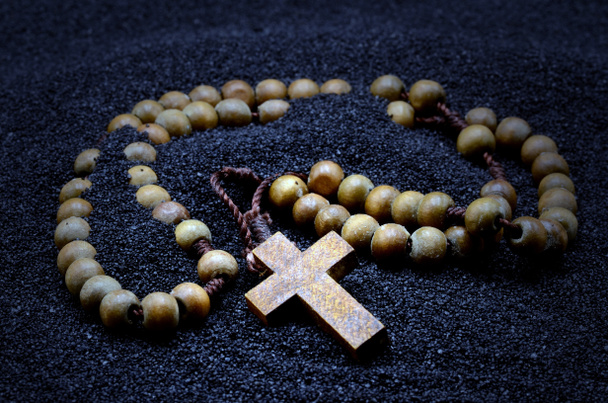 rosario di legno da vicino
 - Foto, immagini