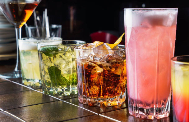 summer cocktail in the  bar, close up - Valokuva, kuva