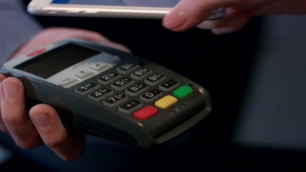 Payment transaction with smartphone. Mobile NFC payment technology - Footage, Video