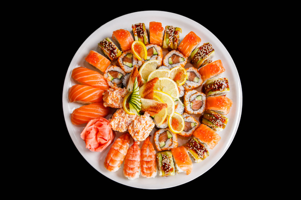 japońskie sushi na talerzu - Zdjęcie, obraz