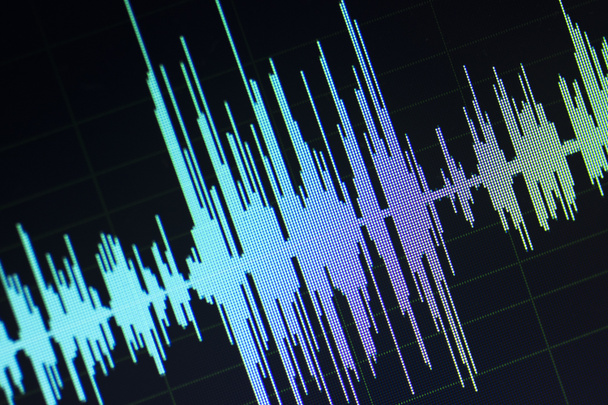 Hanghullám hang studio program képernyő bemutatás számítógéphangok ének felvétel-kommentár a képernyőn megjelenő szerkesztés. - Fotó, kép