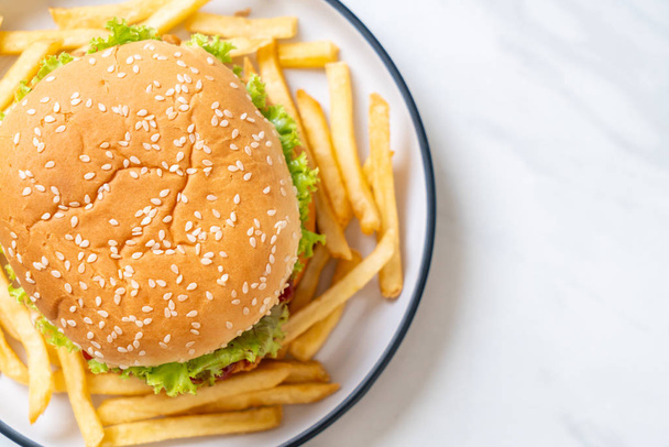 fried chicken burger - unhealthy food style - Foto, Bild