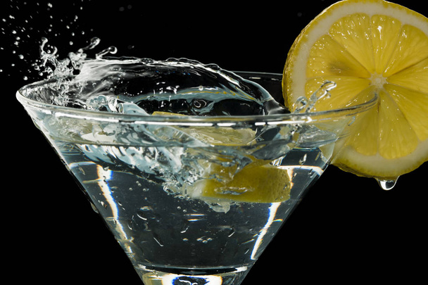 lemon slice in mineral water - Photo, Image