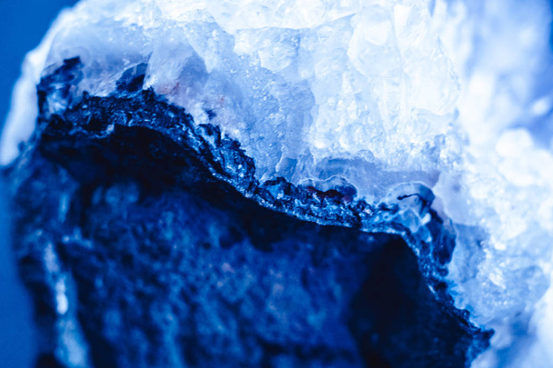 Κρυστάλλινη πέτρα μακροεντολή ορυκτό επιφάνεια - Φωτογραφία, εικόνα