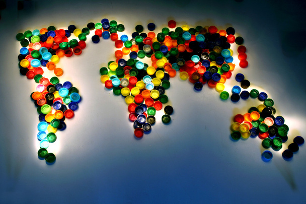 Карта мира из пластиковых шапок
 - Фото, изображение
