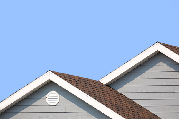 Detalhe das típicas casas de estilo de Iles de la Madeleine, ou as Ilhas Madalenas, no Canadá. Estilo minimalista em azul e cinza com espaço para texto
.  - Foto, Imagem