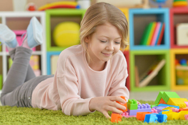 little girl with colorful plastic blocks - Foto, Imagem