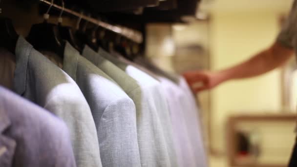 kék férfi ruha vásárlás - Felvétel, videó