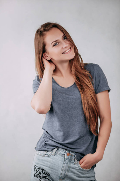 beautiful girl posing in studio - Fotografie, Obrázek