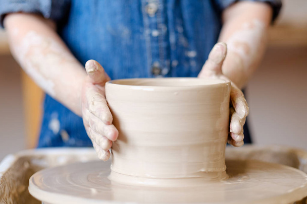 pottery workshop handmade craft artisan clay child - Foto, afbeelding