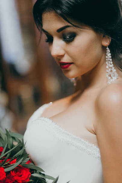 young  beautiful  bride posing indoors - Valokuva, kuva