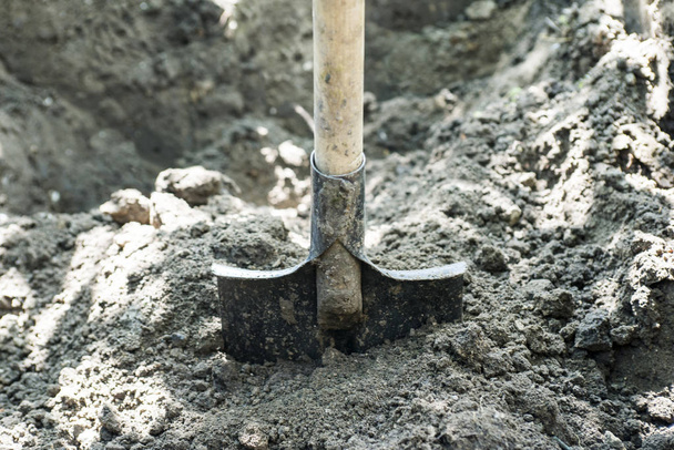 Лопата копати на фермі
 - Фото, зображення