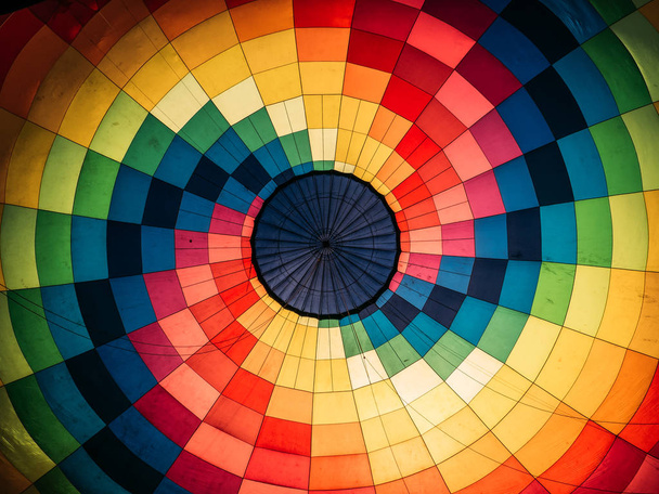 カラフルな熱気球の中の抽象的な背景 - 写真・画像
