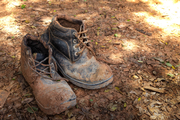 Skórzane buty, budowie brudne, brudne gleby - Zdjęcie, obraz