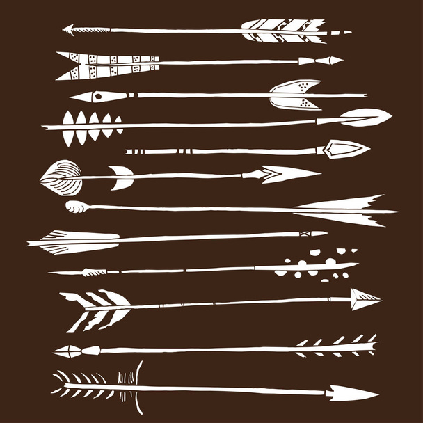 矢印の付いたモノクロ部族セット手デザイン、素朴な装飾的な矢印、ヒッピー、自由奔放に生きるスタイルのベクトル図の矢印で描かれたエスニック コレクション - ベクター画像
