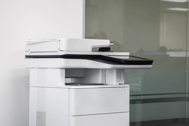 drukarki wielofunkcyjne urząd gotowy do użycia - Zdjęcie, obraz
