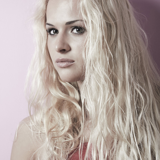 Портрет красивой блондинки - Фото, изображение