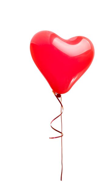 μπαλόνι καρδιά που απομονώνονται σε λευκό φόντο - Φωτογραφία, εικόνα