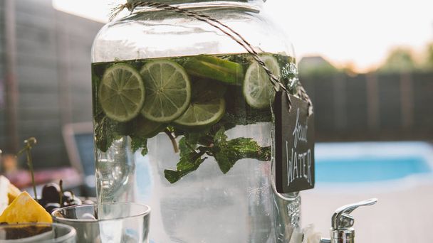  refrigerar bebidas cítricas de verão close-up
.  - Foto, Imagem