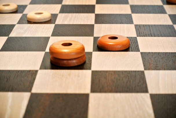šachovnice dřevěná řemeslník - Fotografie, Obrázek