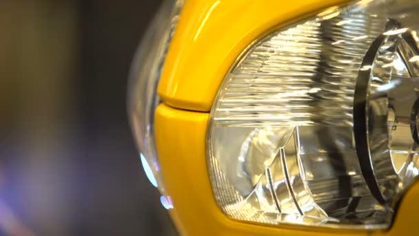 Moderne auto koplamp close-up motor deel, snelheid voertuig, transportsector - Video