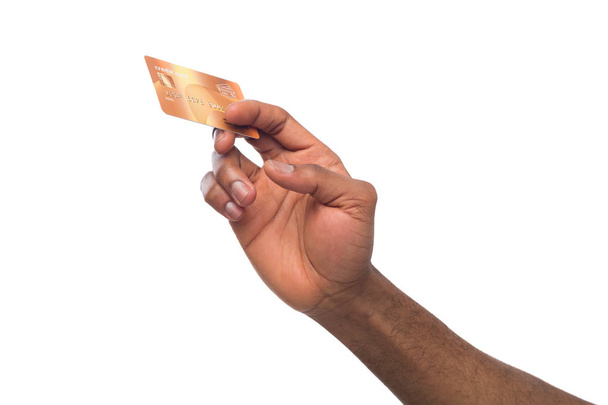 Zbliżenie: mężczyzna ręka trzyma karty plastikowe - Zdjęcie, obraz