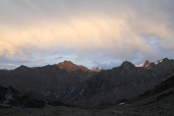 Kyrgyz Republic: high mountain region - Foto, afbeelding