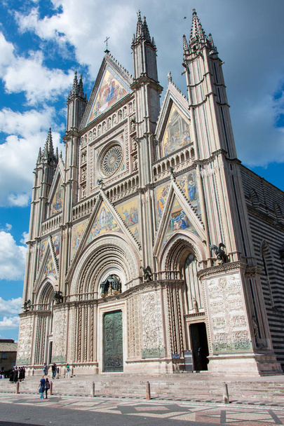 Panoramic view of Cathedral of Orvieto (Duomo), Umbria, Italy - Fotoğraf, Görsel