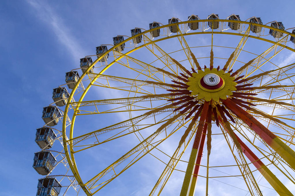 Чортове колесо в пивного свята Октоберфест у Мюнхені, Німеччина - Фото, зображення