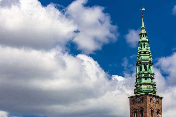 Θέα στον πύργο του Nikolaj Εκκλησία στην Κοπεγχάγη, Δανία - Φωτογραφία, εικόνα