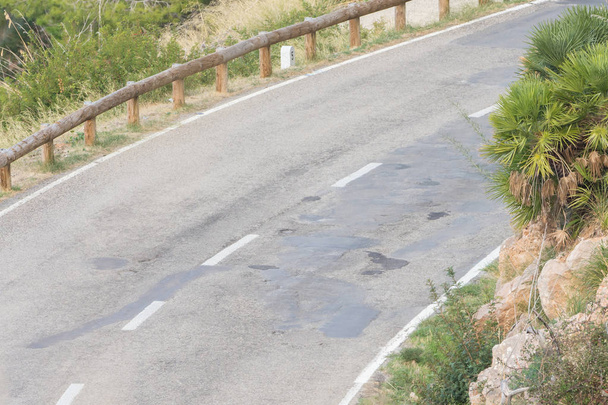 An empty highway in Mallorca, Spain - Фото, зображення