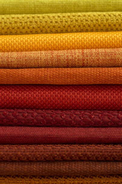 Catalogus van veelkleurige doek van mat weefsel textuur achtergrond, zijde weefsel textuur, textiel industrie achtergrond - Foto, afbeelding