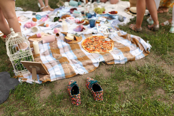 Summer sunny day picnic lay - Foto, afbeelding