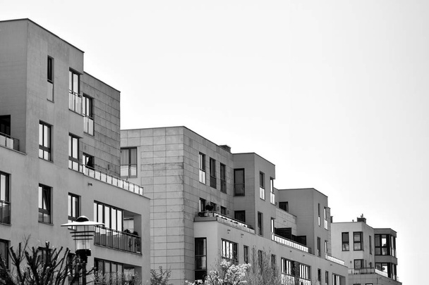 immeuble moderne extérieur. noir et blanc. - Photo, image