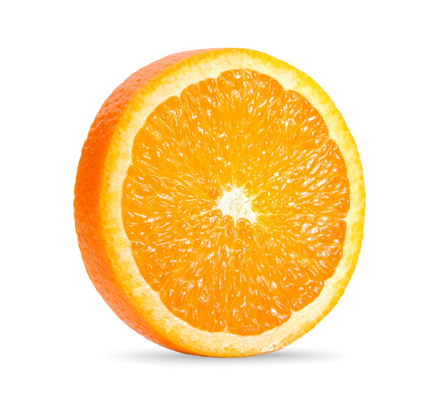 Orangenscheibe isoliert auf weißem Hintergrund - Foto, Bild